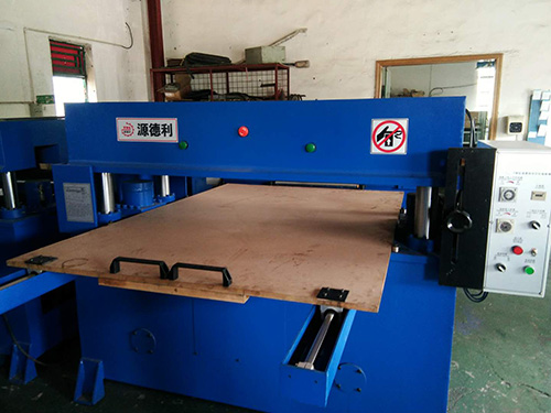 立式四柱油压裁裁断机