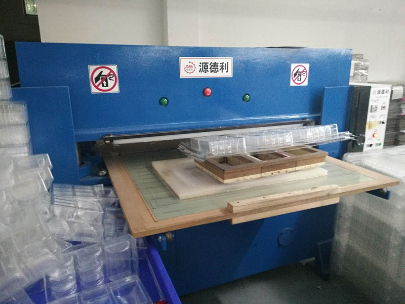 吸塑裁断机定制
